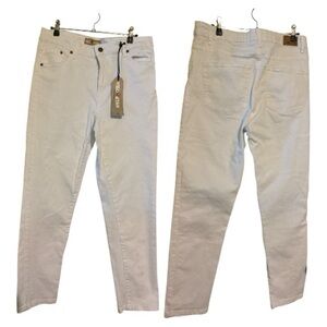 Red Star Girlfriend New With Tags size 10/30 white cotton jeans